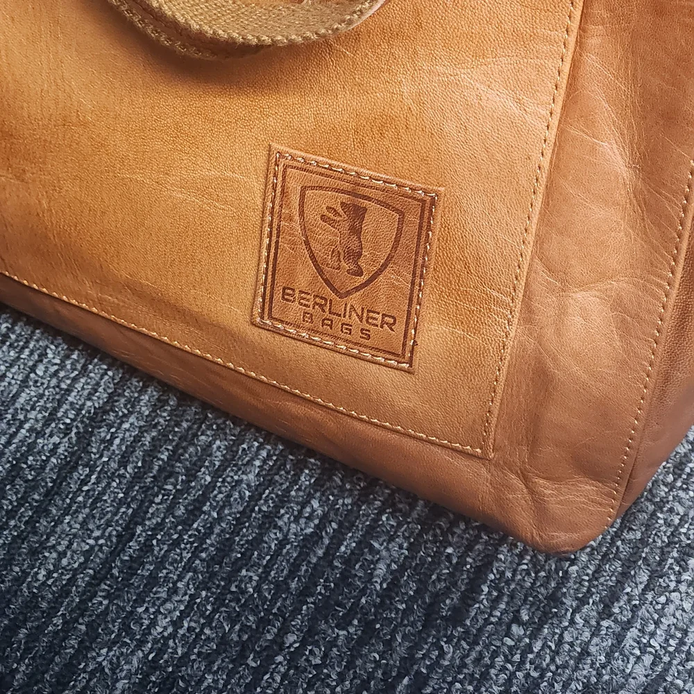 Berliner Brown Leather Tote Bag - Picture 2 of 3